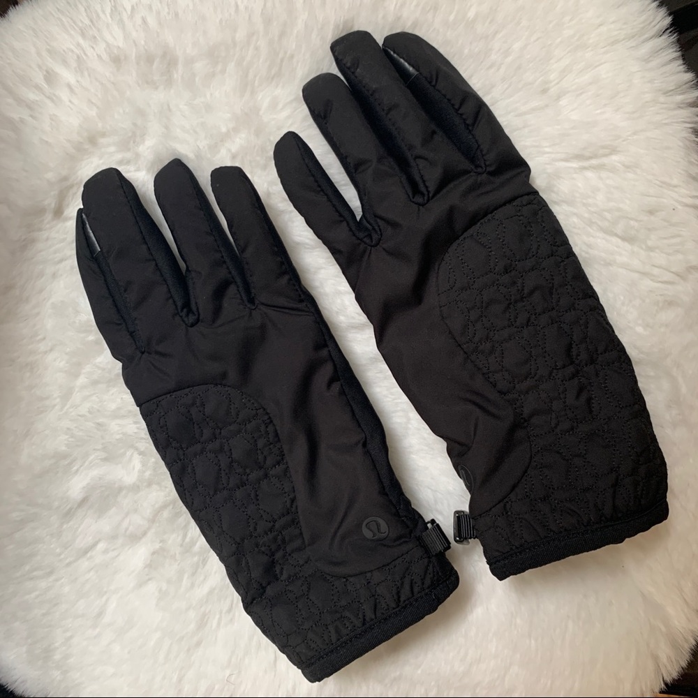 Lululemon insulated quilted gloves